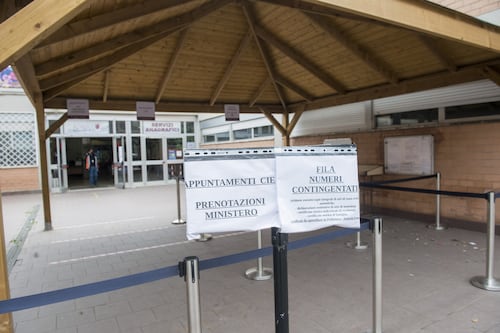 Carta d'identità, incubo a Roma. Ma ecco il trucchetto per prenotare prima