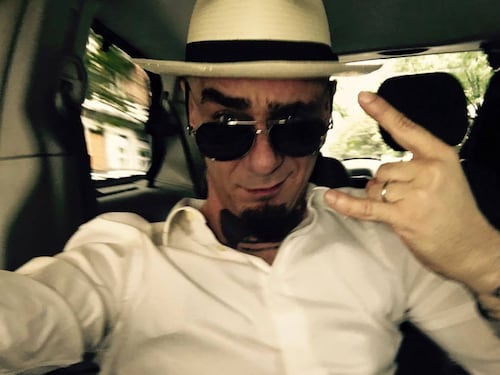J-Ax sarà papà L'annuncio su Facebook: "Io ed Elaina in dolce attesa"