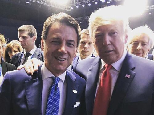 Al G20 Conte tratta sulla manovra. Poi il selfie con Trump