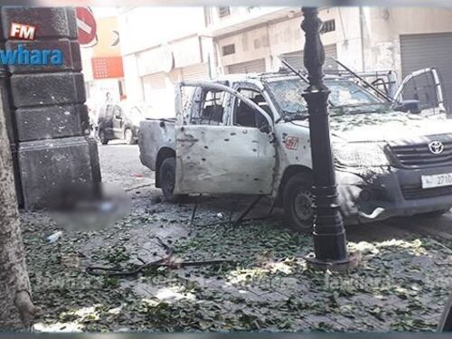 Kamikaze si fanno esplodere in centro, Tunisi sotto attacco