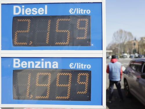 Prezzi carburanti, non si ferma la salita: diesel al massimo dal 20 aprile, benzina dal 2 giugno