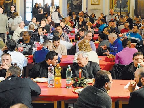 "Quanti italiani muoiono di fame. I politici qui non si vedono mai"