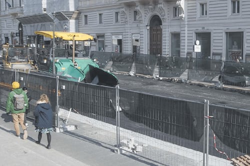 Roma, lavori infiniti e beffa a via Nazionale. Intervento inutile, tutto da rifare per il tram
