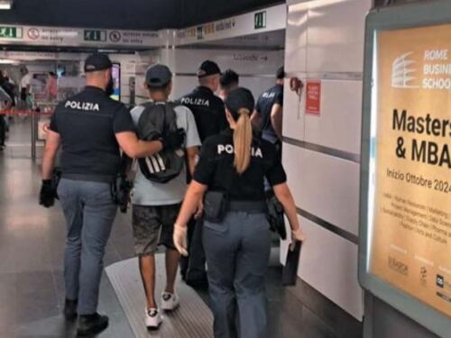 Roma, borseggiatrici scatenate: la rivolta delle vittime tra risse, sputi e treni bloccati