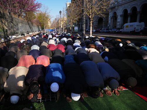 Islam violento. Jihad, martirio e ordigni: la radicalizzazione dei giovani stranieri