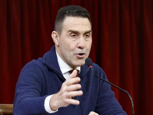 Vannacci vuole restare nel centrodestra e vota la fiducia al governo. "Gelo" dalla maggioranza