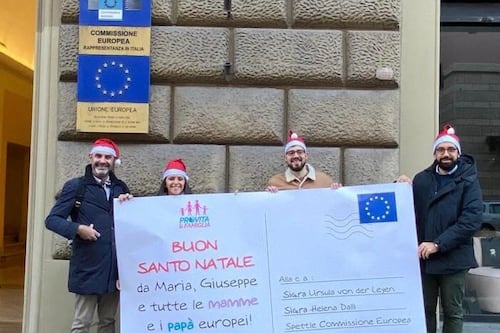 L'Europa vieta il Natale. "Buon Santo Natale da Maria e Giuseppe" letterona di auguri di risposta