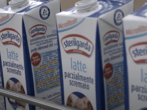 Senza green pass niente stipendio. La lettera di Sterilgarda ai dipendenti fa scattare il boicottaggio No Vax