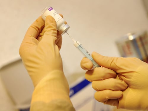 L'ultima moda dei no-vax è far contagiare i bambini per non vaccinarli