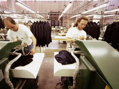 Pil, stime rialzate. Nel 2023 l'Italia cresce (+0,8) ed evita la recessione
