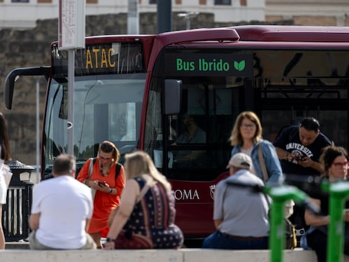 Roma, autobus ostaggio del traffico. Procedono anche anche a 1 chilometro orario