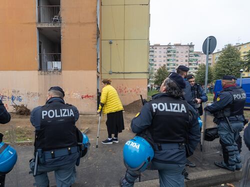 Case occupate, cinquantamila alloggi “rubati” ai cittadini: le cifre di una barbarie