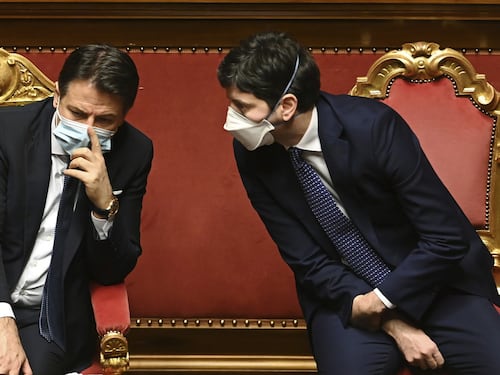 Covid e mascherine, il silenzio del “pandemicamente corretto”