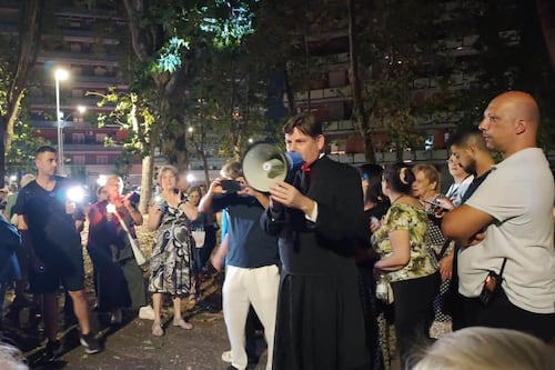Emergenza case occupate, corteo di 300 cittadini con Don Coluccia: "Abbiamo paura"
