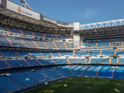 Lo stadio del Real Madrid diventa un magazzino sanitario