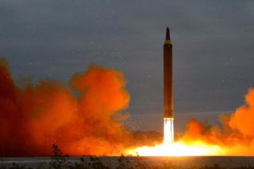 La Corea del Nord lancia un altro razzo sul Giappone. Sorvolata Hokkaido. "Kim può colpire Guam"