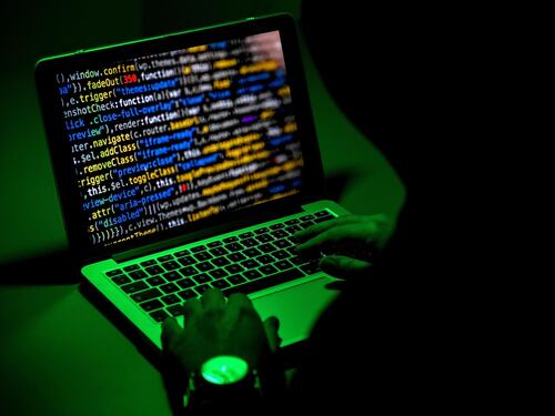 Sicurezza, l'intelligence internazionale avverte sui cyber-attacchi cinesi