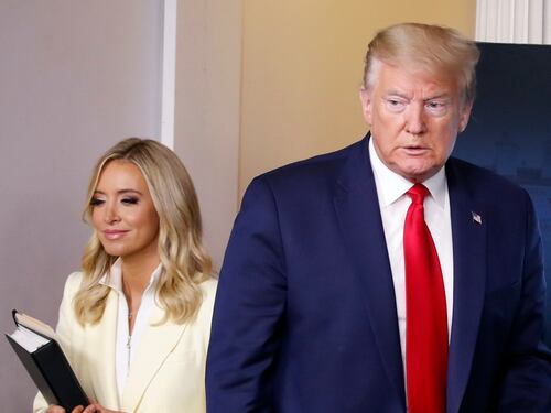 Piove sul bagnato per Trump: sei membri dello staff positivi al Covid-19