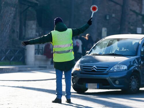 Lo sciopero Atac salta ma spunta il blocco delle auto