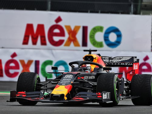 Verstappen pole e polemiche. Le Ferrari inseguono