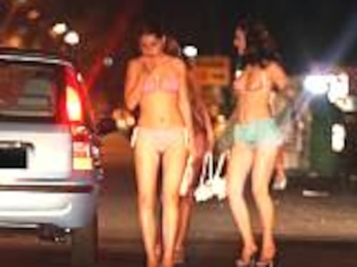 Salaria, multati clienti e lucciole