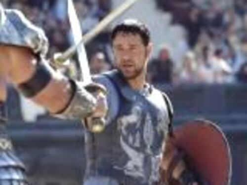 I gladiatori rivivono all'ombra del Colosseo