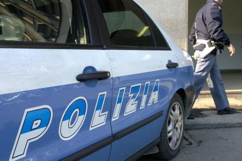 Roma, offre sesso con la figlia minorenne in cambio di rapporti gay. Arrestato