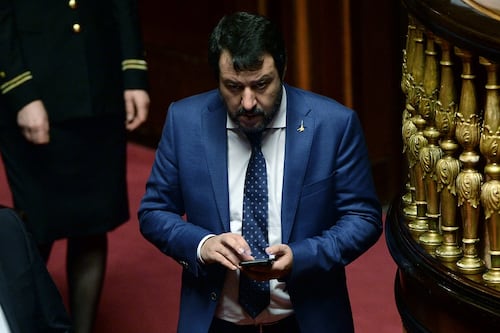 La tegola russa terrorizza i leghisti. Vogliono incastrare Matteo Salvini?