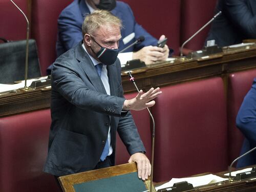 Dimissioni del ministro Lamorgese e blocco navale immediato: Lollobrigida tuona per gli sbarchi dei migranti