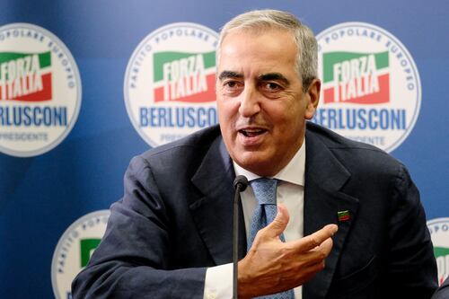 Berlinguer, Gasparri vedrà il film: “Spero che sfugga alla tentazione di una celebrazione retorica”