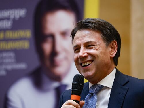 Prendersi la sinistra con i voti del centro. «Primarie aperte a tutti», il piano di Conte