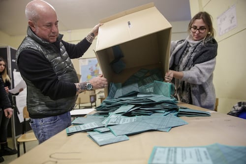 La scarsa affluenza alle elezioni è un segnale pericoloso per la democrazia