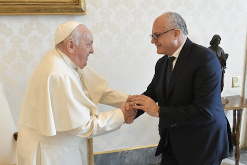 Roma, risveglio amaro di Gualtieri. Dal sogno californiano al caos lavori del Giubileo