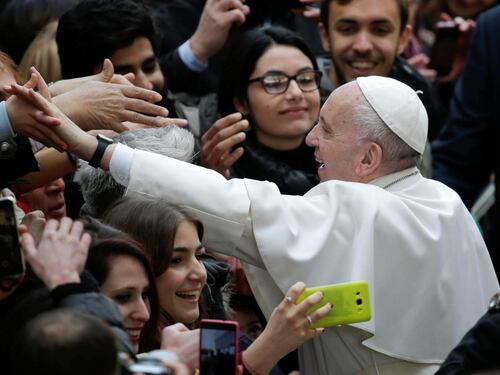 Papa Francesco dagli studenti dell'Università Roma Tre: La mancanza di lavoro porta terrorismo