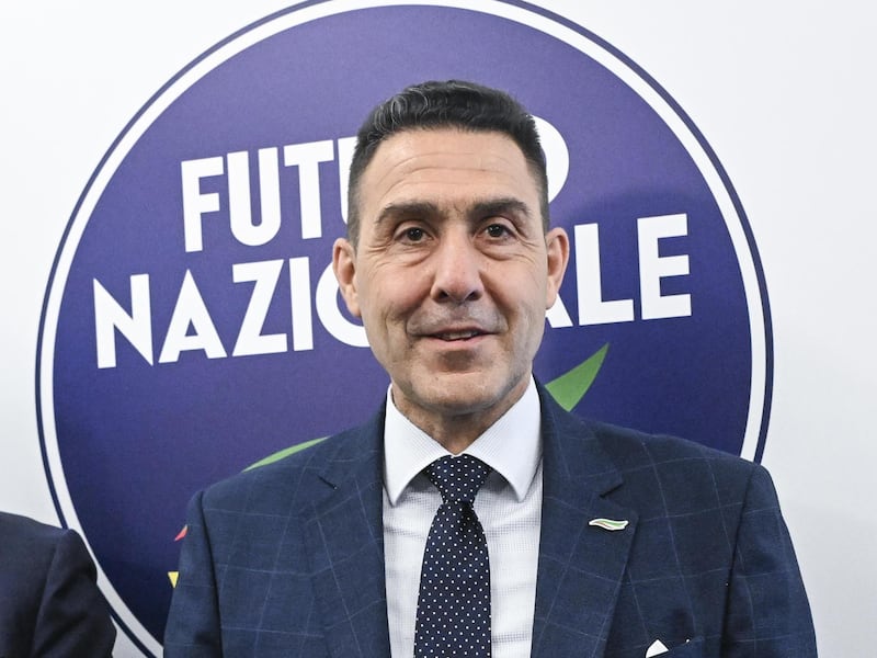 Tesserati con Fn a loro insaputa, il caso del partito di Vannacci