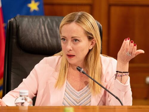 Meloni ai sindacati: "Basta pregiudizi". Dalle riforme all'Irpef i piani del governo