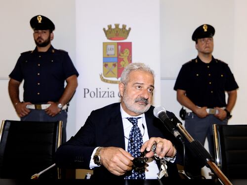 Dalla cattura di Sandokan a quella di Bagarella: ecco il superpoliziotto che guiderà la sanità in Calabria