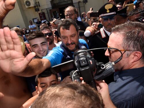 Salvini sfiducia Conte e mobilita i suoi: al voto a ottobre