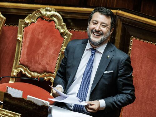 Matteo Salvini, festa a sorpresa per i 50 anni. Ci sono anche Meloni e Berlusconi