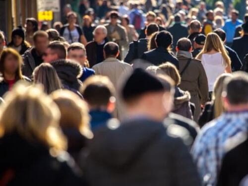 Per il Censis siamo nel "sovranismo psichico": "Italiani più cattivi e xenofobi"