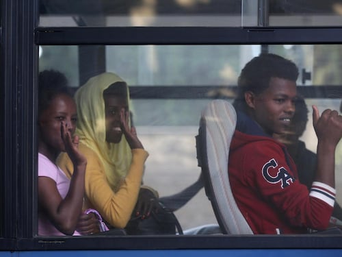 Migranti, Gentiloni: "Con il codice Ong vince lo Stato". Ma Delrio non molla