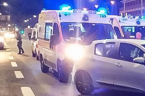 Incidente Roma, schianto in via Tuscolana: due morti e due bimbi estratti da lamiere
