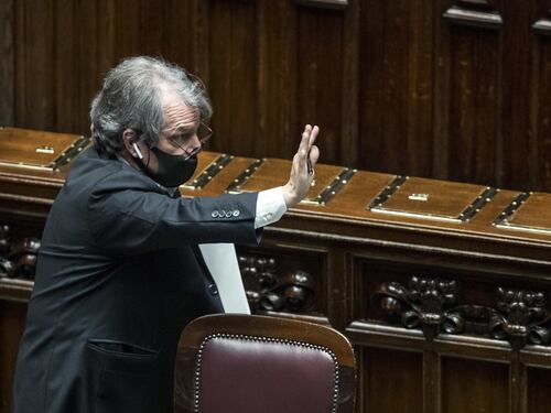 Il dramma di piccole e medie imprese per colpa della burocrazia: la cattiva Pa costa 109 miliardi