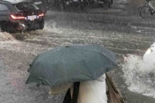 Maltempo, allerta arancione in Toscana e allagamenti a Genova: dove colpisce