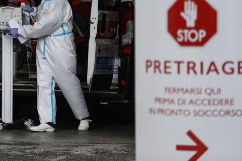Donna incinta respinta perché senza Covid-test, l'accusa dopo l'aborto: "È mancata l'umanità". Il caso di Sassari