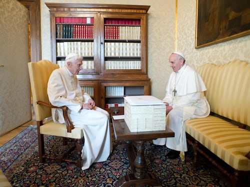 La Consacrazione di Papa Bergoglio e Ratzinger per evitare la profezia di Fatima sulla Russia
