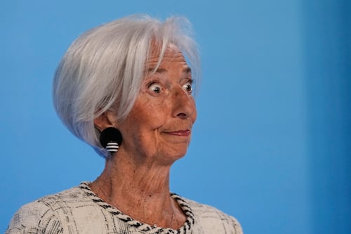 Bce verso il rialzo dei tassi: inflazione sopra le attese. “Dato preoccupante”, ma l’economia rallenta