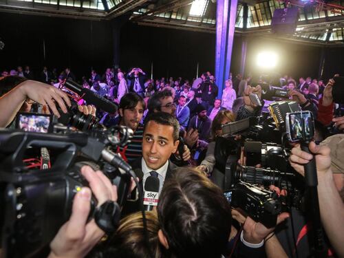 M5s a Ivrea per ripartire ma l'astronauta Nespoli diserta l'assemblea