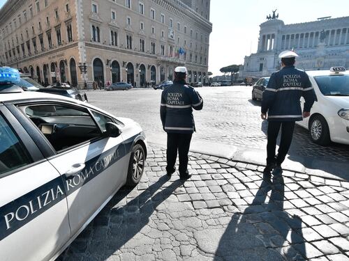 Coronavirus, attenti scattano i controlli. Verifiche a tappeto anche nei luoghi della movida