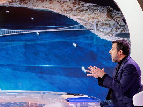 Ponte sullo Stretto, faro dei pm dopo l’esposto della sinistra. Furia Lega: “Nemici dell’Italia”